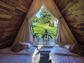 Individually decorated, individually furnished, desk, laptop workspace - Mango Villa Nong Khiaw (Nong Khiaw)