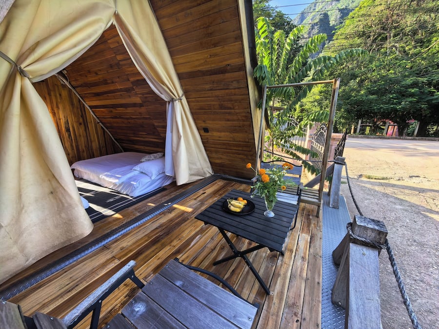 Chalé clássico, 1 cama Queen, varanda, vista para a colina | Terraço/pátio