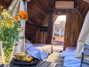Classic Chalet, 2 Single Beds, Terrace | Individually decorated, individually furnished, desk, laptop workspace - Mango Villa Nong Khiaw (Nong Khiaw)