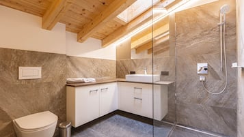Apartment | Bathroom | Bathtub, hair dryer