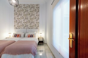 2 Schlafzimmer, Schreibtisch, Bügeleisen/Bügelbrett, kostenloses WLAN