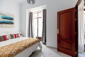 2 室のベッドルーム、デスク、アイロン / アイロン台、WiFi (無料)