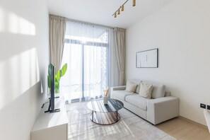 1 bedroom, iron/ironing board, free WiFi - Cozy 1BR in Binghatti Emerald (Dubai)