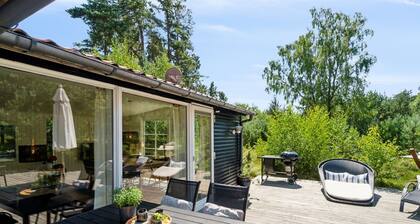"Sylvie" - 400m from the sea by Interhome