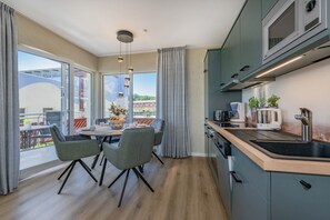 Kühlschrank, Ofen, Herdplatte, Geschirrspüler