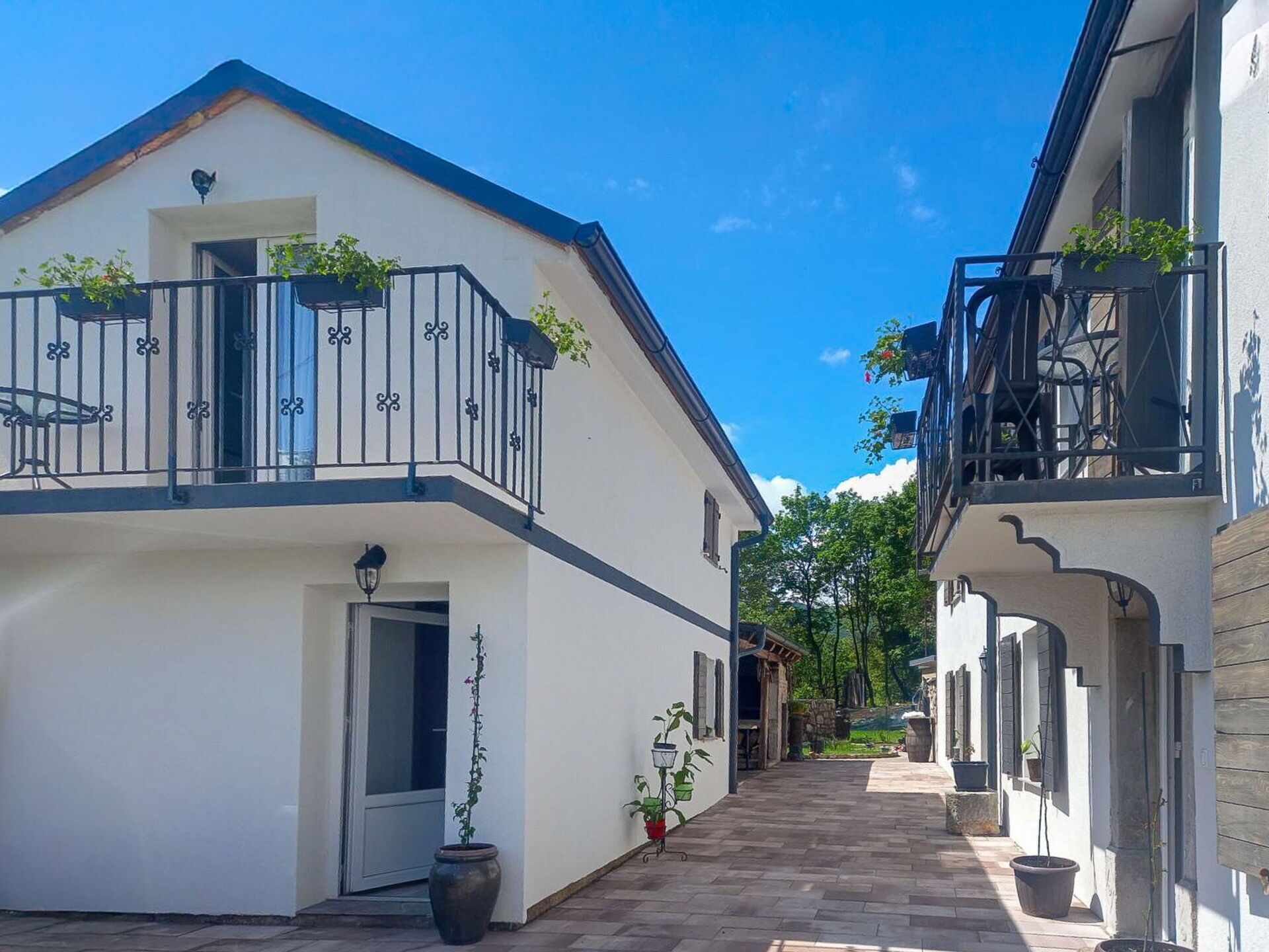Residential Area, Home, Door, Balcony, Concrete, Shade, Porch, Handrail, Baluster, Driveway