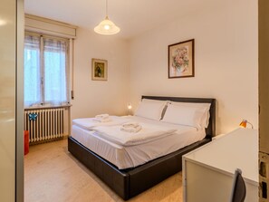 1 bedroom, iron/ironing board, free WiFi
