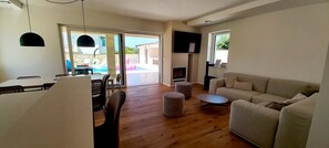 Smart TV, fireplace, ping pong - Villas Salvore & Faro, new houses near beaches, heated pool, bbq, Istria (Savudrija)