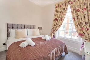 5 chambres, fer et planche à repasser, lit parapluie, Wi-Fi gratuit