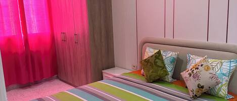 2 bedrooms, iron/ironing board, bed sheets