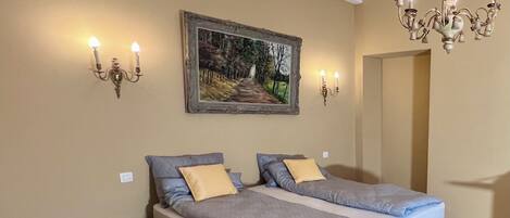 1 bedroom, WiFi, bed sheets