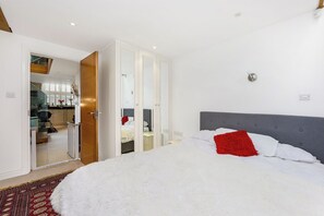 1 chambre, fer et planche Ă repasser, Wi-Fi, draps fournis