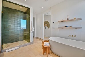 Shower, hair dryer, towels - Last Minute Savings! Ski-in/Ski-out! Private Hot Tub! Rooftop Patio! Mtn Views! (Park City)