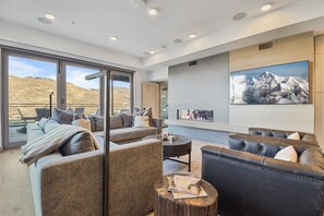 TV, fireplace - Brand New Park City Ski-in/Out Luxury Condo! Amazing Ski Tower and Fitness Area. (Park City)