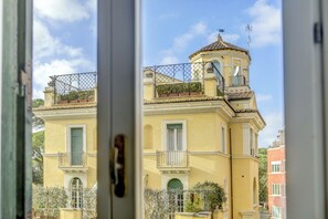 View from property - Colosseo MecenArt 77 - Home and More (Rome)