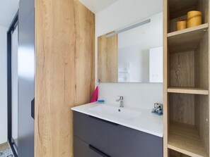 Een douche, een haardroger