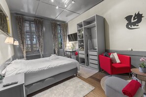 1 habitación, tabla de planchar con plancha, wifi gratis y ropa de cama 