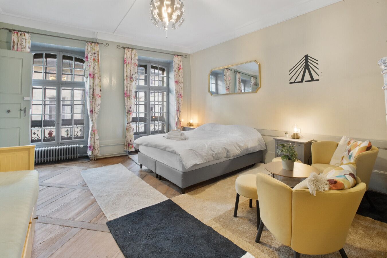 Iron/ironing board, free WiFi, bed sheets