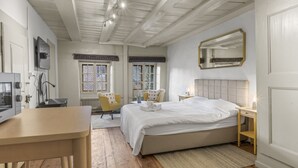 Iron/ironing board, WiFi (free) - Charming studio in Fribourg's old town (Fribourg)