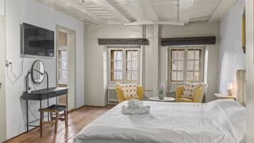 1 bedroom, iron/ironing board, free WiFi