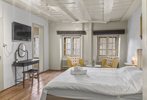 1 bedroom, iron/ironing board, free WiFi