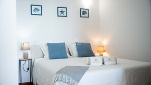 Iron/ironing board, free WiFi, bed sheets - Brisa Mar - Aveiros Apartment by D'Alma Portuguesa (Albufeira)