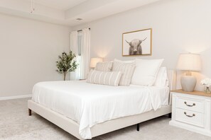 4 عدّة غرف نوم ومكواة/لوح كي وواي فاي مجانًا وملاءات أسرّة