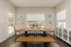 Dining - Spacious 4BR Retreat | Yard + Firepit | Perry (Perry)