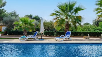 Villa | Pool | Indoor pool, outdoor pool