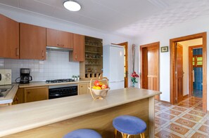 Villa | Private kitchen - Villa in Serene Location (Santa Margalida)