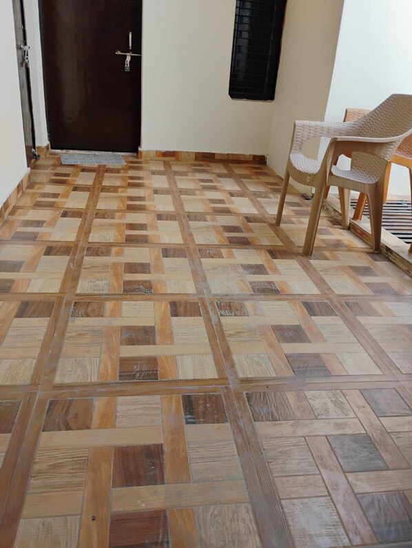 Living area - TabTrips Bhakti Dham Stay (Varanasi)