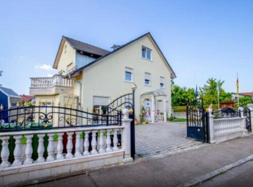 Villa Prince only for craftsmen and companies, near Ingolstadt