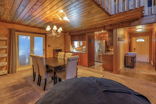 Relaxing forest Cabin