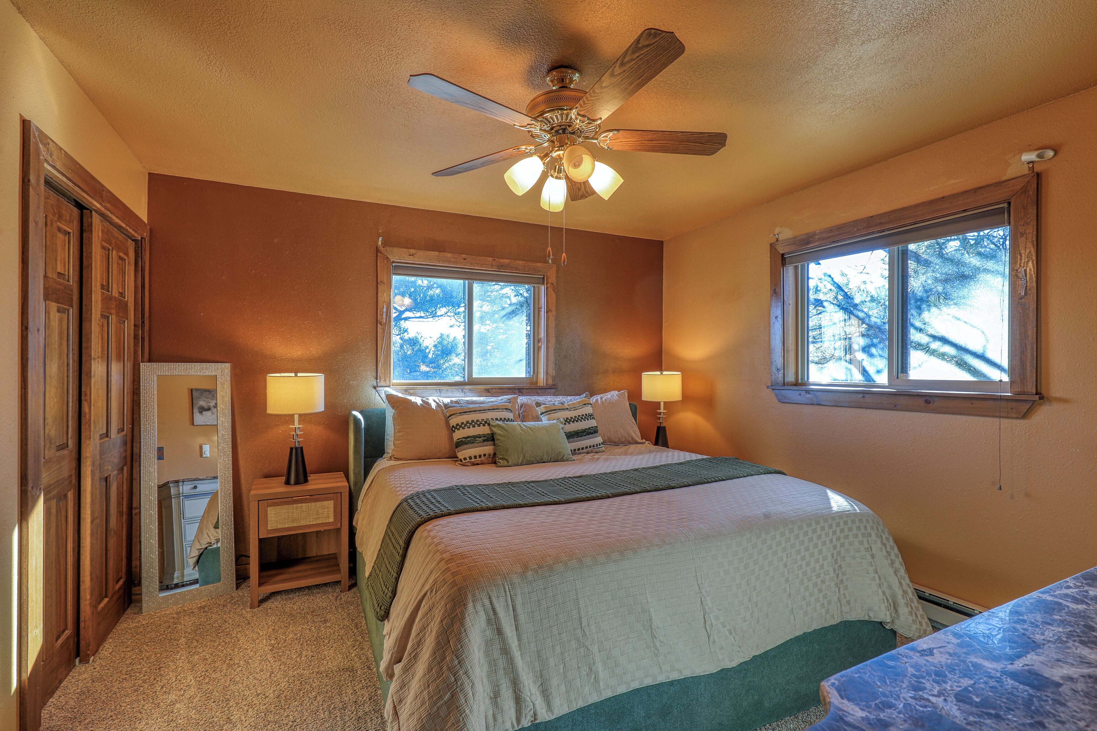 3 chambres, bureau, Wi-Fi gratuit, draps fournis