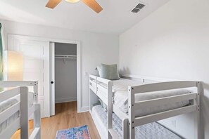 4 bedrooms, desk, iron/ironing board, travel crib