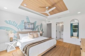 4 bedrooms, desk, iron/ironing board, travel crib