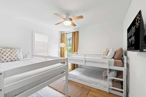 4 bedrooms, desk, iron/ironing board, travel cot