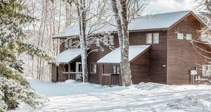 A Trailside Duplex Along the Alpen Trail