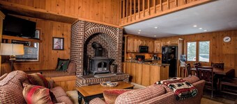 A Trailside Duplex Along the Alpen Trail