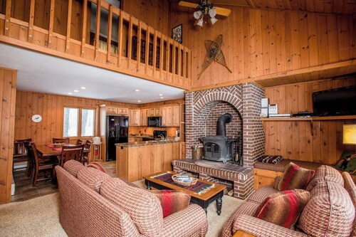 A Trailside Duplex Along the Alpen Trail