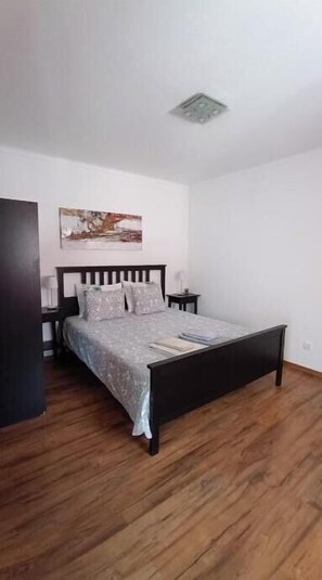 4 Schlafzimmer, Bügeleisen/Bügelbrett, WLAN, Bettwäsche