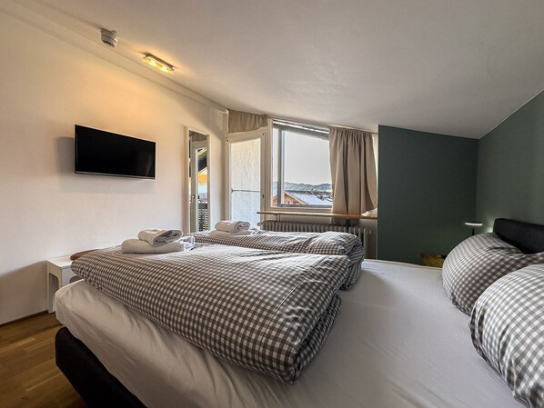 2 habitaciones, escritorio, wifi gratis y ropa de cama 