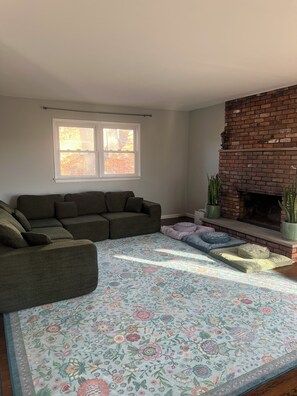Interior - Charming Lake house with WiFi and AC in Sparta (Sparta)