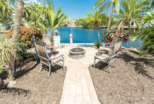 The Aqua Villa Water view