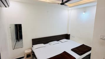 Quarto triplo clássico | Escrivaninha