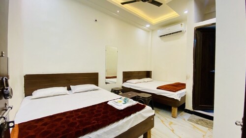 Hotel Shree Gajanand Palace 