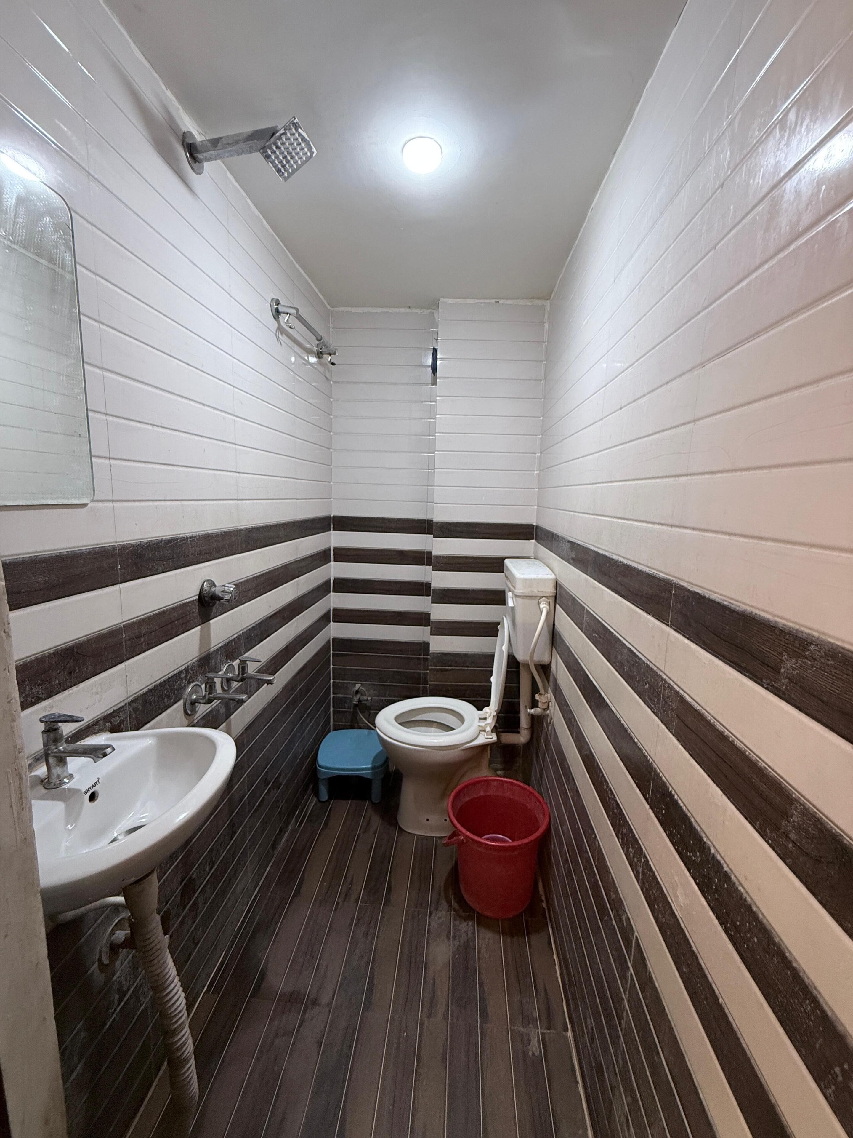 Classic Triple Room | Bathroom | Shower, bathrobes, towels, soap