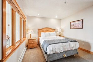 2 chambres, fer et planche à repasser, lit parapluie, Wi-Fi gratuit