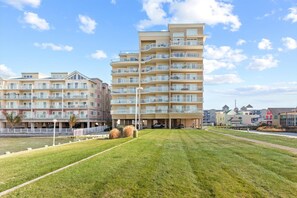Exterior - Bayfront Three Bedroom Condo with Awesome Views (Ocean City)