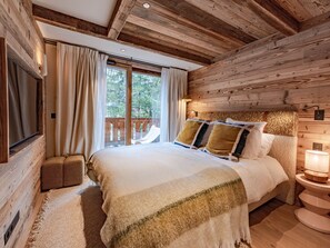 5 bedrooms, free WiFi, bed sheets